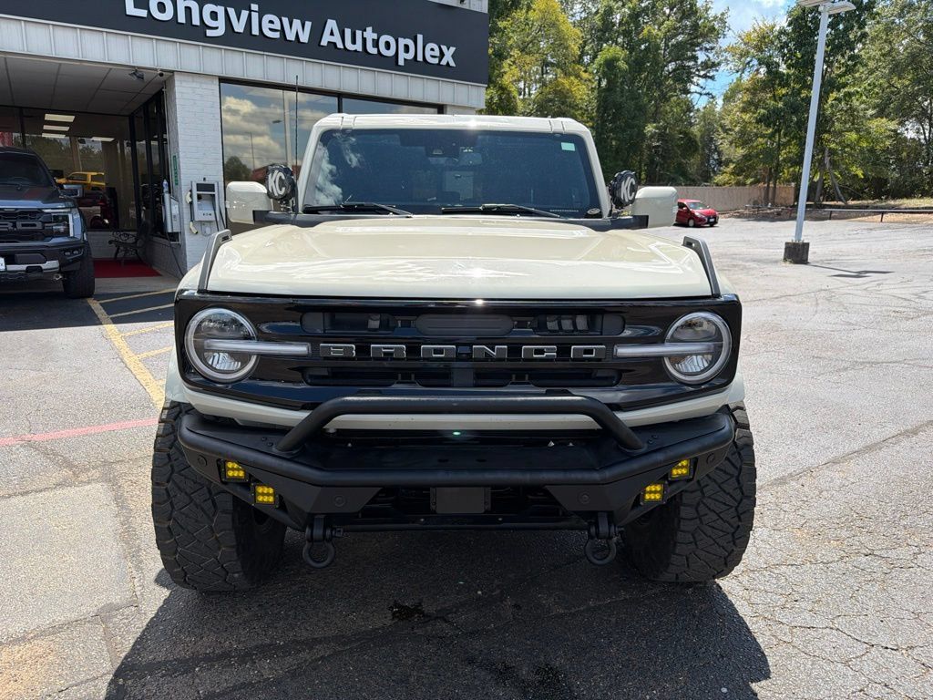 Used 2025 Ford Bronco Outer Banks AWD/4WD image 3