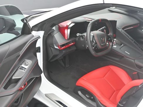 Used 2025 Chevrolet Corvette Stingray Coupe w/ 1LT RWD image 10