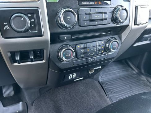 Used 2017 Ford F250 Lariat w/ Chrome Package AWD/4WD image 29