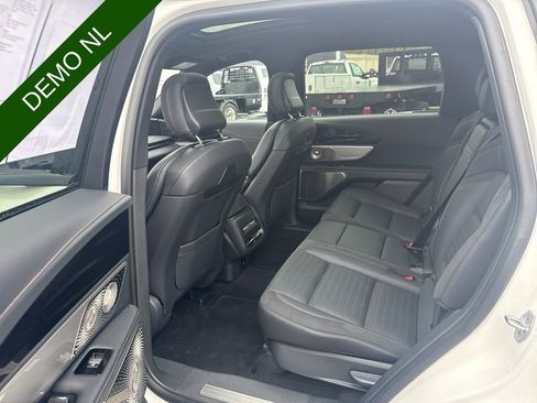 Used 2025 Lincoln Nautilus Reserve AWD/4WD image 11
