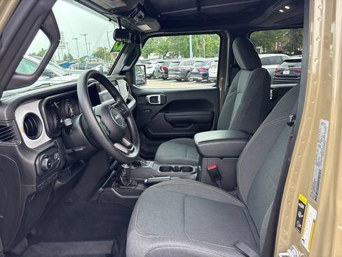 Used 2025 Jeep Wrangler Unlimited Sport AWD/4WD image 6