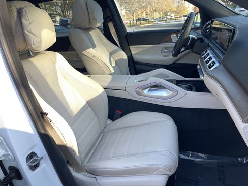 New 2026 Mercedes-Benz GLS 580 4MATIC image 48