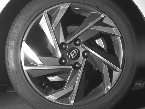 Used 2025 Hyundai Elantra SEL FWD image 13