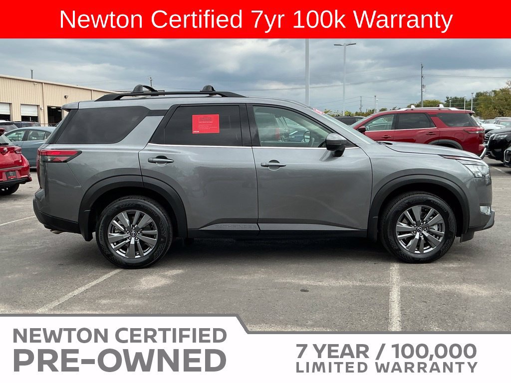 Used 2025 Nissan Pathfinder SV w/ SV Premium Package FWD image 4