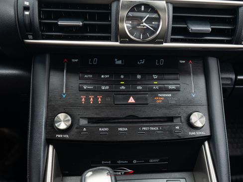 Used 2018 Lexus IS 300 AWD w/ Comfort Package image 34