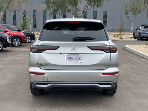 New 2026 Mitsubishi Outlander SE FWD image 5