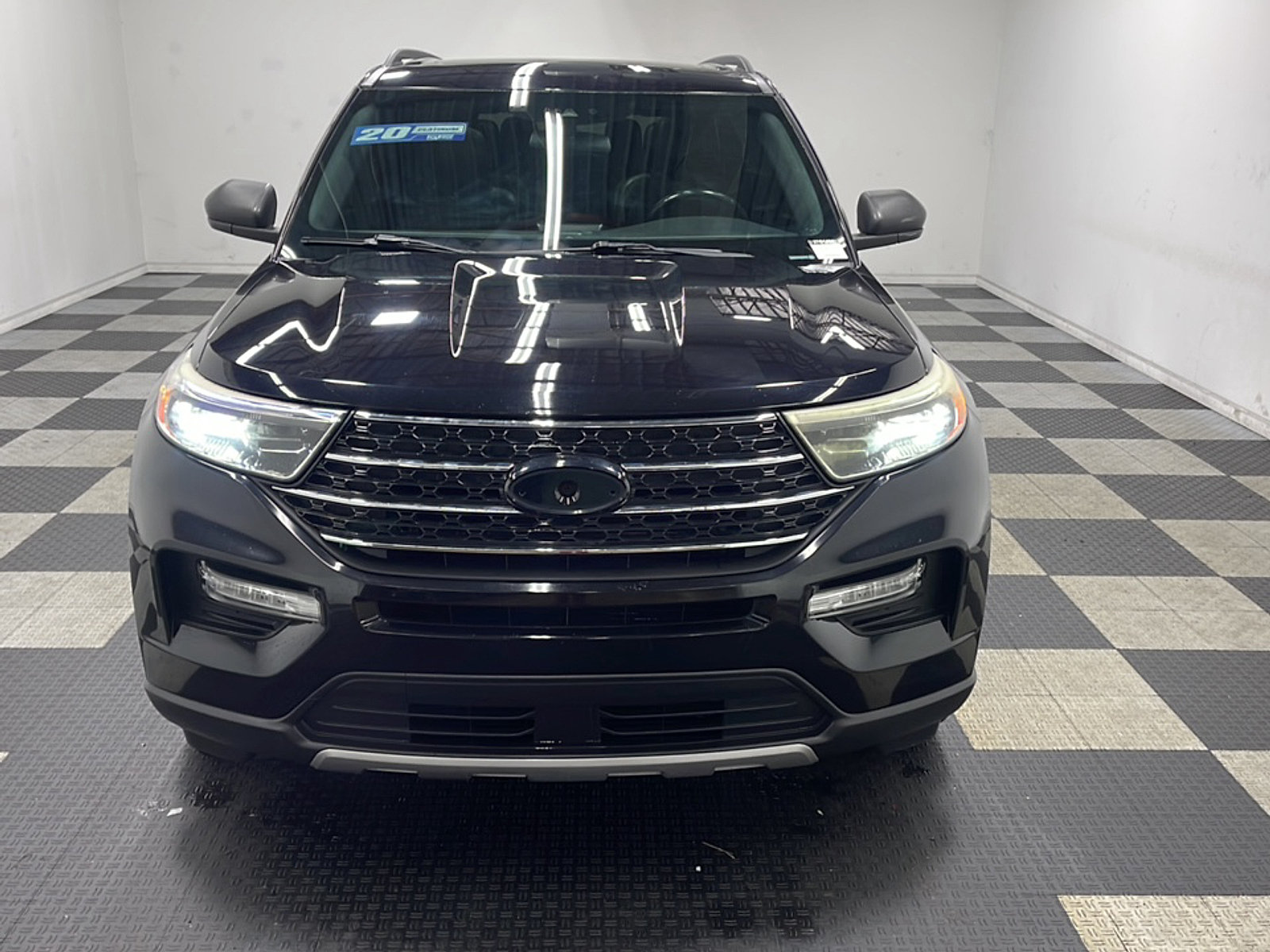 Used 2020 Ford Explorer XLT w/ Equipment Group 202A RWD image 26