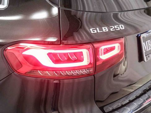 Certified 2023 Mercedes-Benz GLB 250 image 7