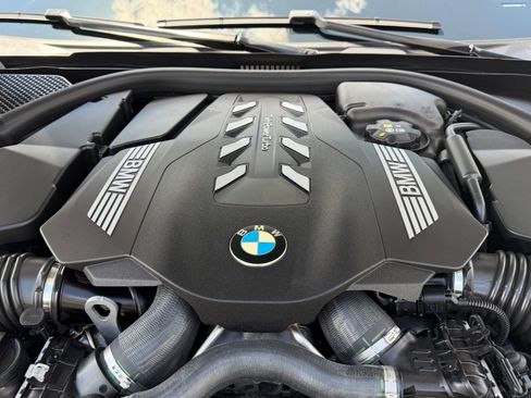 Certified 2022 BMW 750i xDrive AWD/4WD image 39