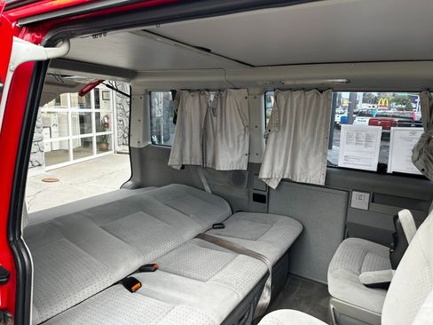 Used 2003 Volkswagen Eurovan MV image 8