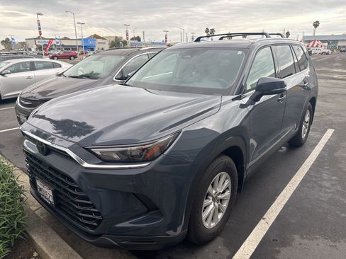 Certified 2024 Toyota Grand Highlander XLE image 2