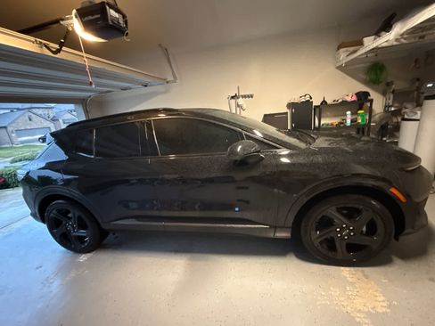 Used 2025 Chevrolet Equinox EV RS w/ Convenience Package II image 2