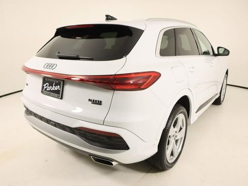 Certified 2025 Audi Q5 2.0T Premium Plus w/ Premium Plus image 5