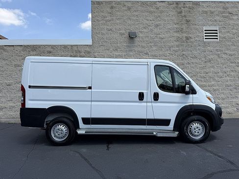 Used 2025 RAM ProMaster 2500 w/ U-Haul Equipment Group FWD image 2