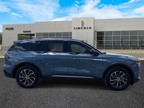 New 2026 Lincoln Nautilus Premier AWD/4WD image 2