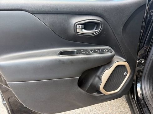 Used 2016 Jeep Renegade 75th Anniversary AWD/4WD image 12
