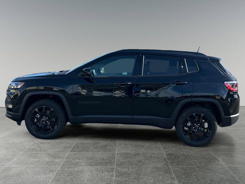 New 2026 Jeep Compass Latitude image 2