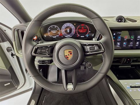 New 2025 Porsche Cayenne Coupe image 15