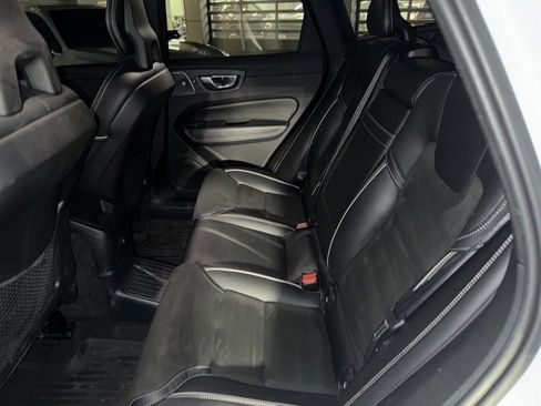 Used 2018 Volvo XC60 T8 R-Design w/ Convenience Package image 3