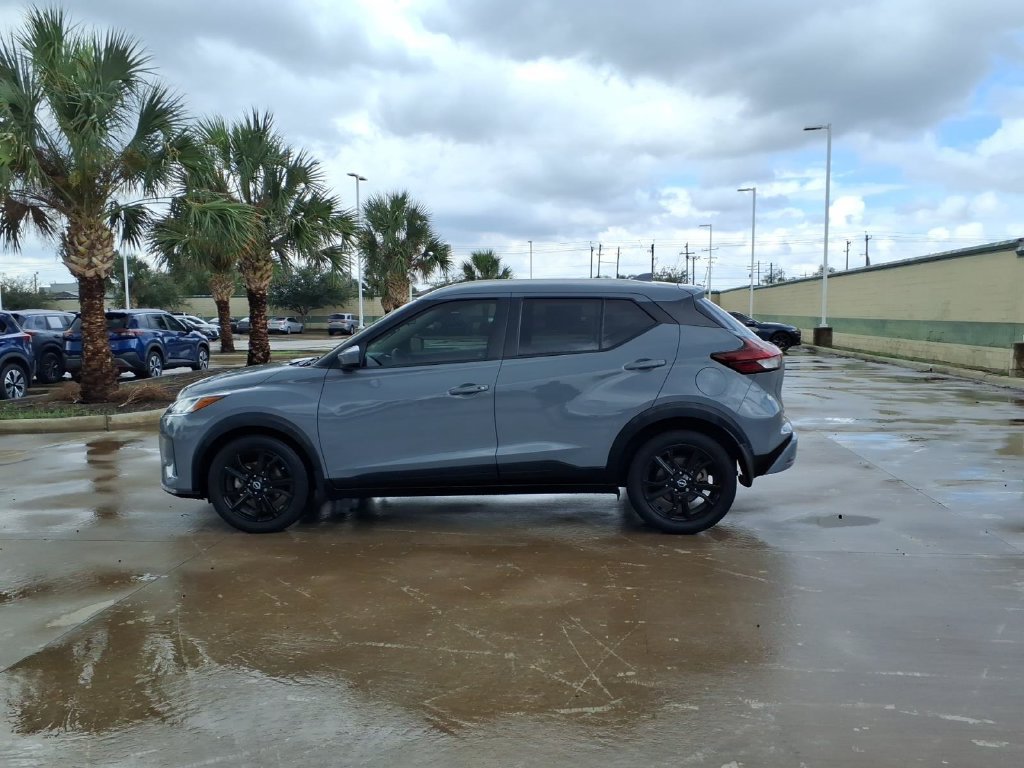 Used 2023 Nissan Kicks SV FWD image 2