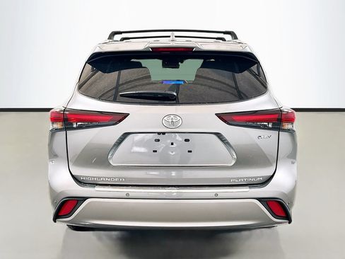 New 2026 Toyota Highlander Platinum AWD/4WD image 5