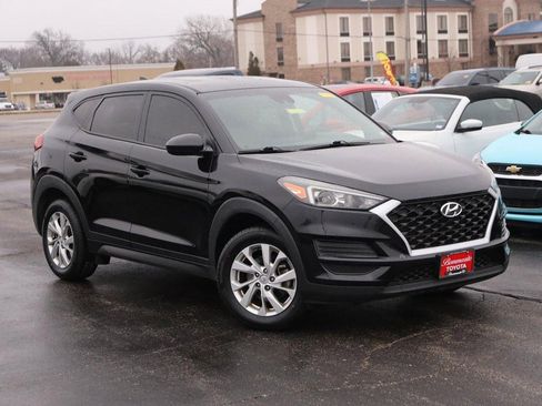 Used 2019 Hyundai Tucson SE image 2