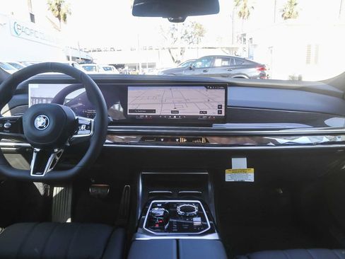 New 2026 BMW i7 eDrive50 w/ M Sport Package RWD image 9