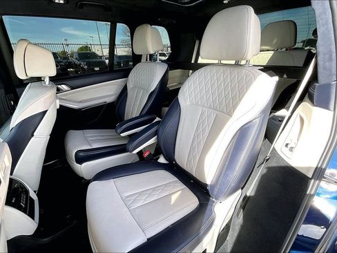 Used 2022 BMW X7 xDrive40i w/ M Sport Package image 31
