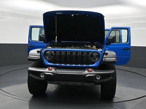 Used 2024 Jeep Gladiator Mojave AWD/4WD image 37