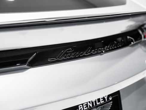 Used 2024 Lamborghini Urus S image 12
