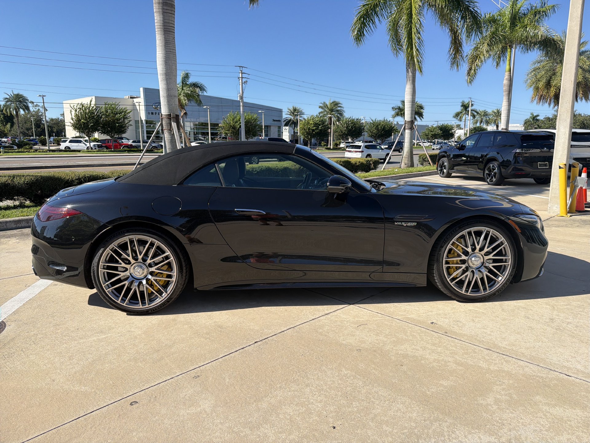 Used 2022 Mercedes-Benz SL 63 AMG 4MATIC image 3