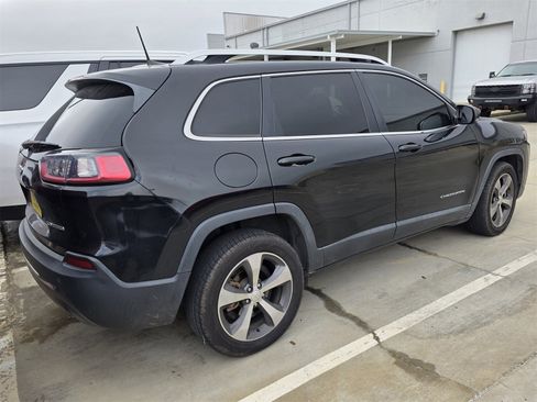 Used 2019 Jeep Cherokee Limited image 20