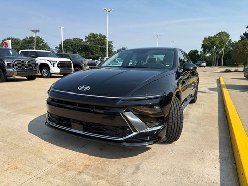 Used 2024 Hyundai Sonata SEL FWD image 2
