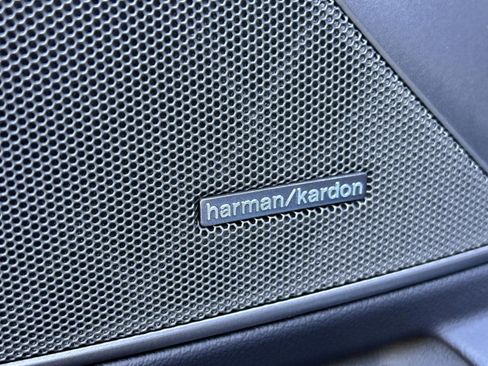 Used 2026 BMW 330i Sedan w/ Premium Package image 22