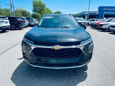 Used 2024 Chevrolet Trax LT w/ Driver Confidence Package FWD image 10