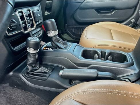 Used 2023 Jeep Wrangler Unlimited Sahara w/ Cold Weather Group AWD/4WD image 25