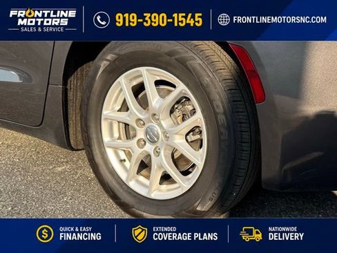 Used 2017 Chrysler Pacifica Touring FWD image 22
