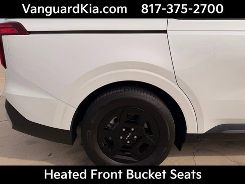 Certified 2025 Kia Carnival image 10