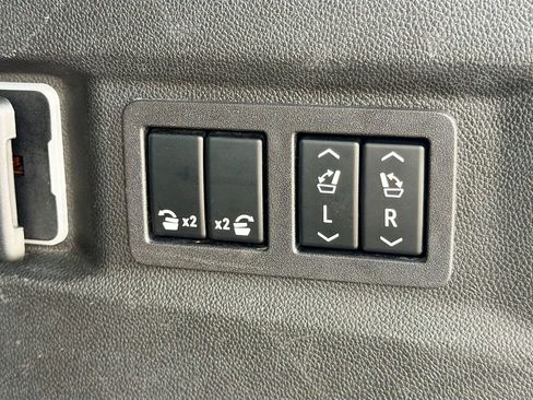 Used 2023 GMC Yukon Denali w/ Max Trailering Package image 14