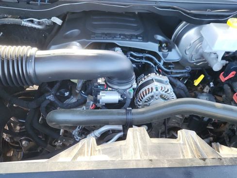 Used 2020 RAM 1500 Laramie AWD/4WD image 18