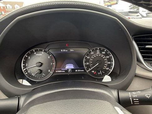 Used 2023 INFINITI QX50 Luxe image 26