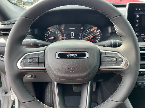 New 2026 Jeep Compass Latitude AWD/4WD image 14