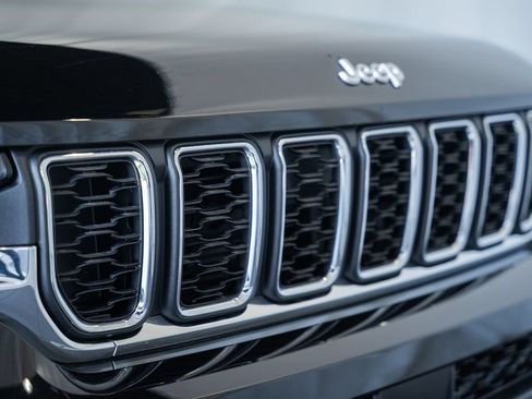 New 2026 Jeep Grand Cherokee L Laredo AWD/4WD image 12