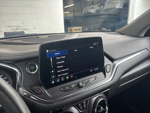 Used 2025 Chevrolet Blazer LT FWD image 21