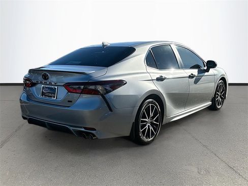 Used 2024 Toyota Camry SE image 7