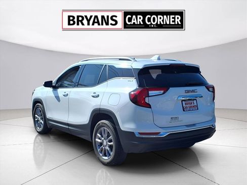Used 2023 GMC Terrain SLT w/ Tech Package image 18