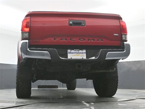 Used 2017 Toyota Tacoma TRD Off-Road w/ Tow Package (A/T) image 47