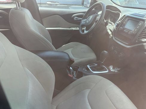 Used 2016 Jeep Cherokee Sport w/ Trailer Tow Group FWD image 13