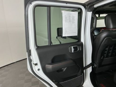 Used 2022 Jeep Wrangler Unlimited Rubicon w/ Cold Weather Group image 26