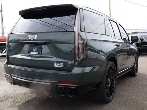 Used 2026 Cadillac Escalade V w/ LPO, ONYX Package AWD/4WD image 5